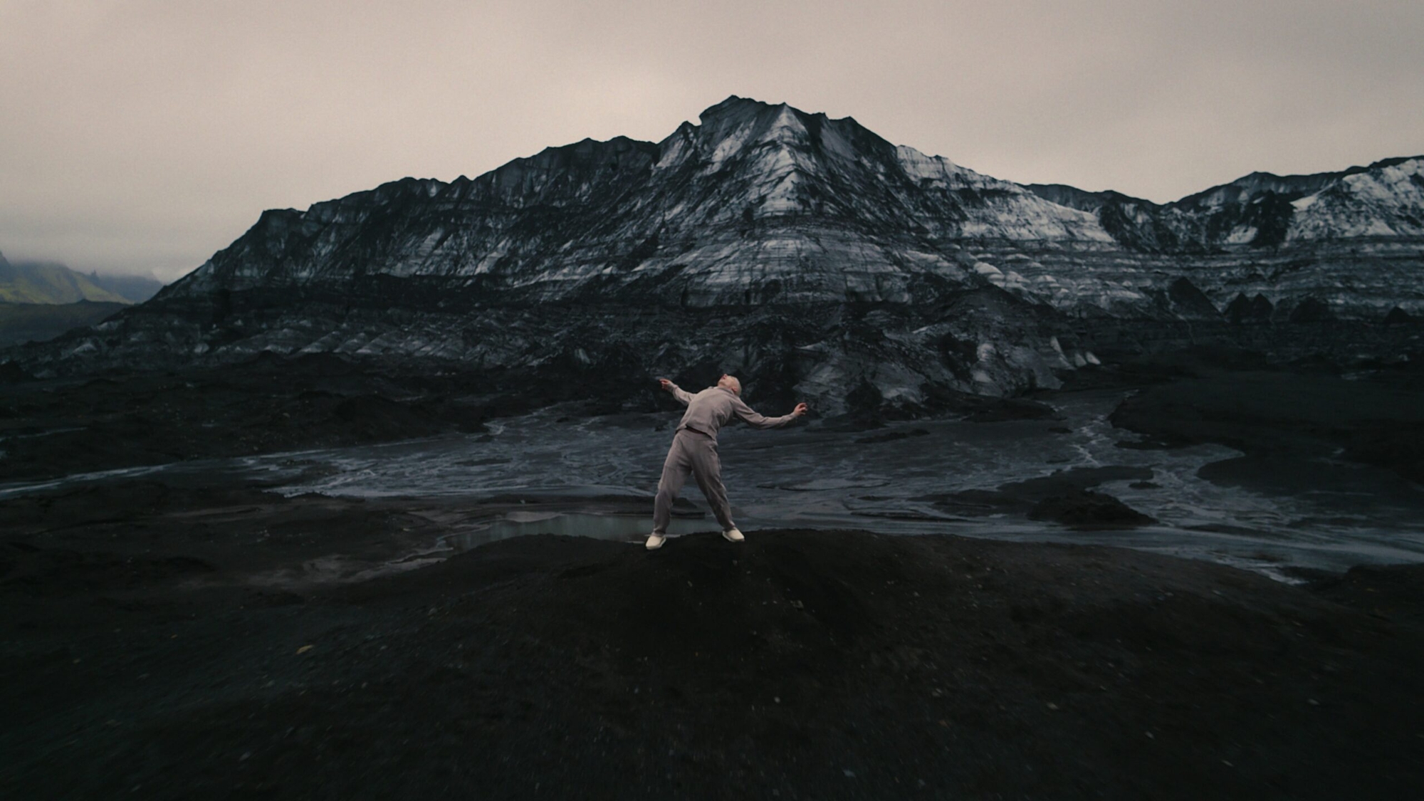 Saul Nash – Juxtaposition